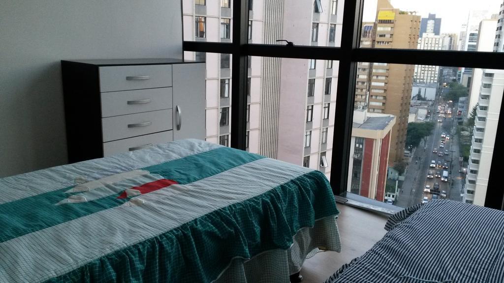 Apartamento Central กูรีตีบา ห้อง รูปภาพ